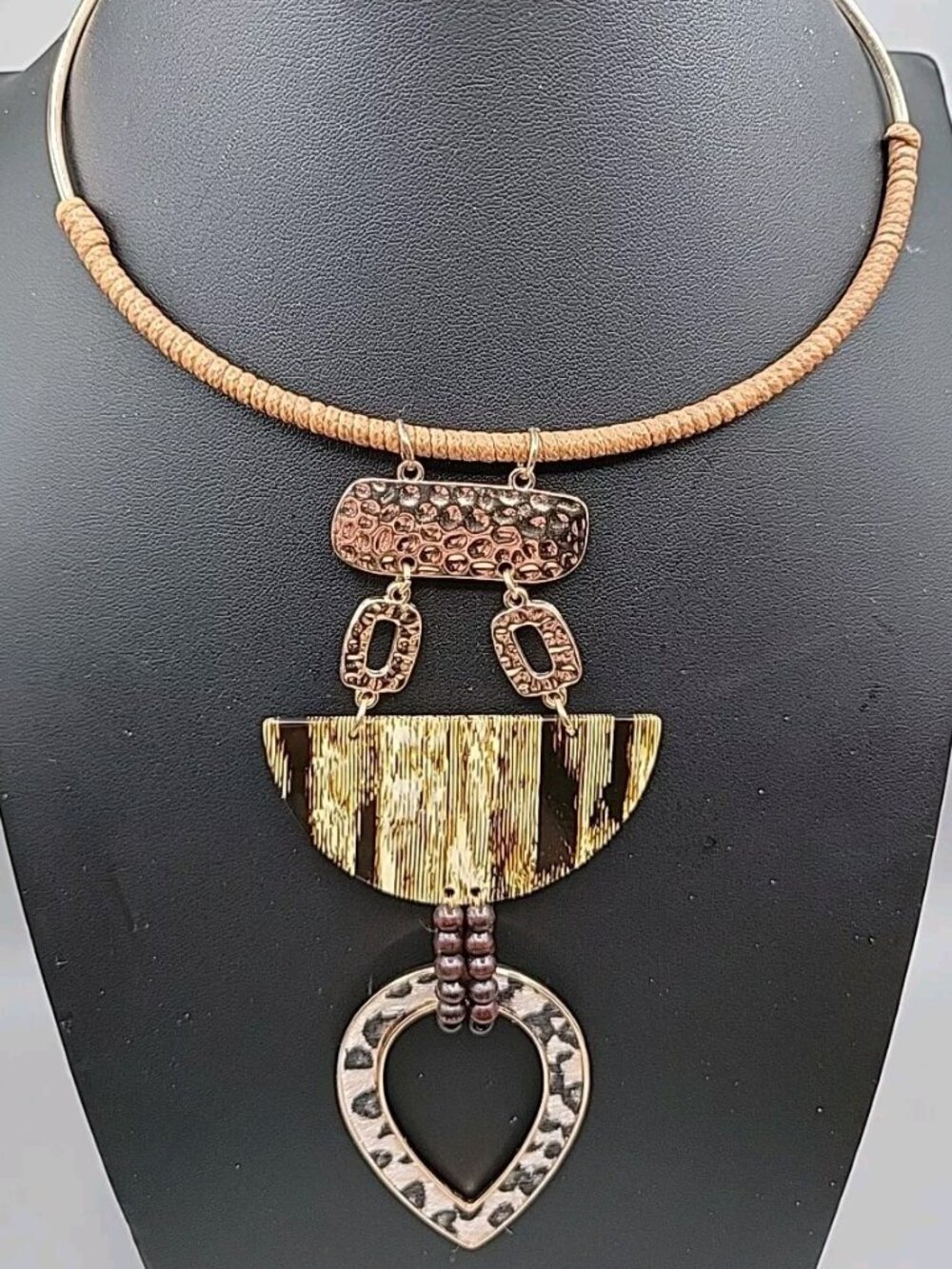 Vintage Cato 1946 Dangling Leopard Print Wire Collar Necklace 16" Gold Tone